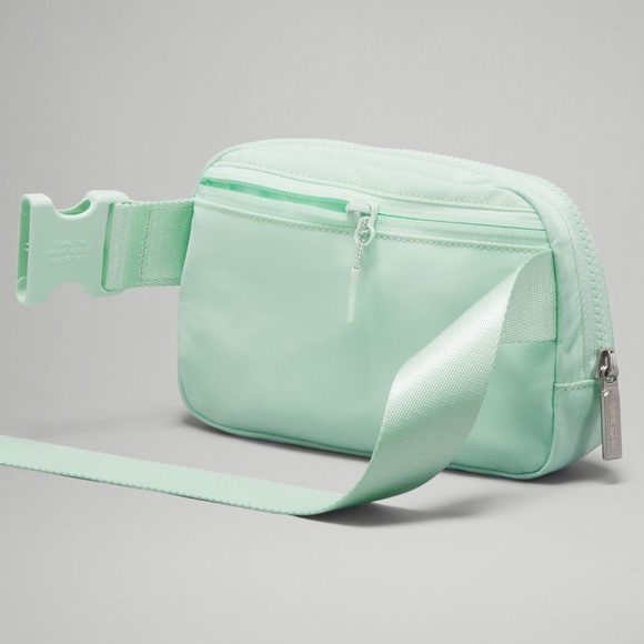 🤍 NEW Lululemon | Everywhere Belt Bag 1L in Mint Moment NWT - Picture 6 of 7